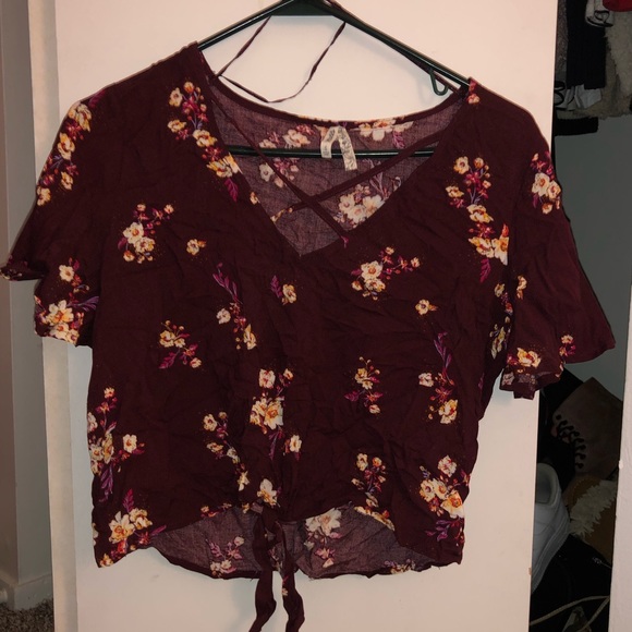 Mudd Tops - Super cute light feeling shirt! Mudd Tops - Super cute light feeling shirt!